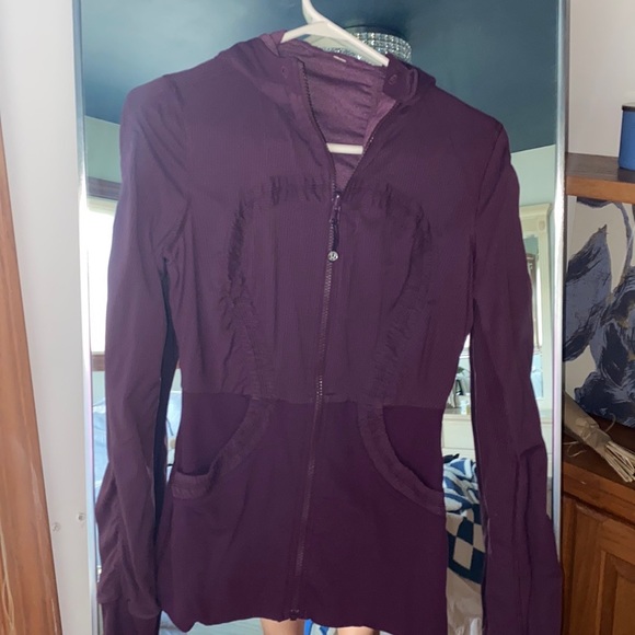Reversible lululemon jacket. Come in blue or purple or order together for $73 - Picture 1 of 4
